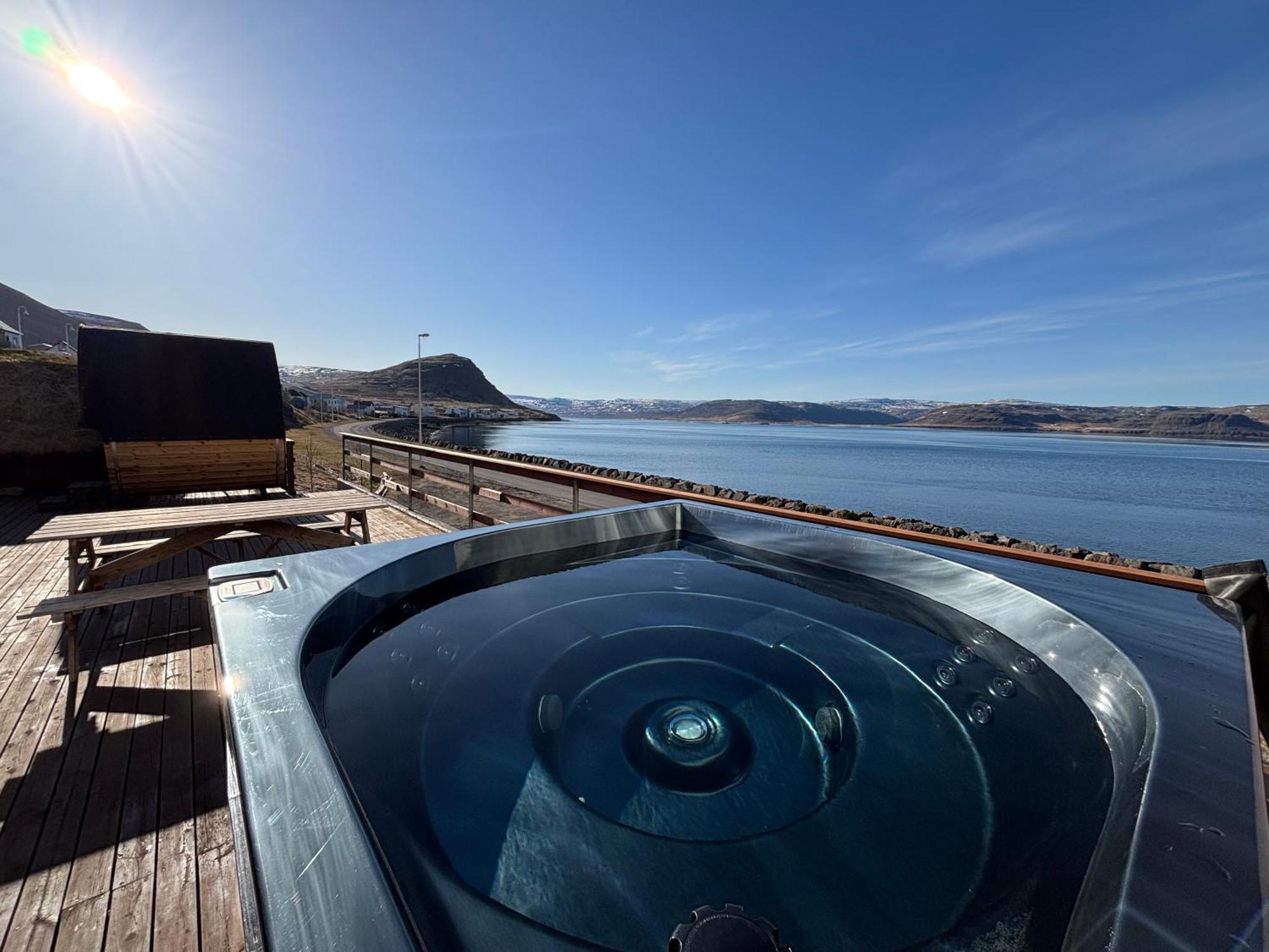 Hotel West Patreksfjordur Екстериор снимка